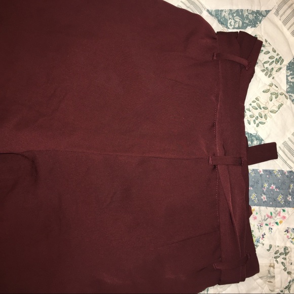 Burgundy paper bag style pants - Picture 3 of 4